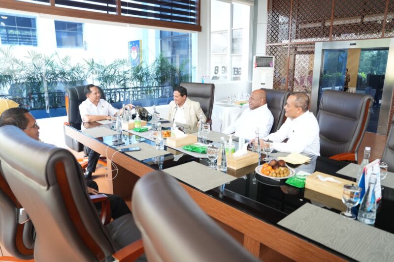 Wakil Gubernur Aceh, Fadhlullah, SE mengikuti Rapat Koordinasi Program Perumahan bersama Mendagri Tito Karnavian , Menteri PKP Muruarar Sirait & Kepala BPS Amalia Adininggar Widyasanti, S.T., M.Si., M.Eng., Ph.D di ruang sidang Utama Gedung A Lantai 3 Kemendagri, Jakarta, Rabu 25 Februari 2026.