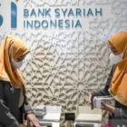 Ilustrasi petugas customer service Bank Syariah Indonesia.