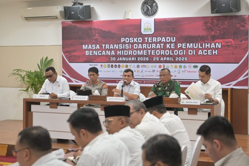 Wakil Gubernur Aceh Fadhlullah, SE, didampingi Sekretaris Daerah Aceh M Nasir, memimpin rapat terkait penanganan inflasi, peringatan Malam Nuzulul Qur’an dan Festival Ramadhan 1447 H, di ruang potensi daerah Setda Aceh, Rabu (04/03/2026).
