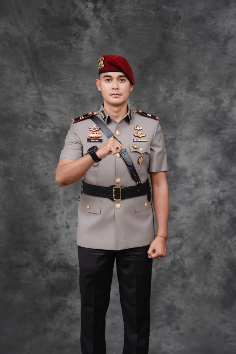 IPTU Mirzan, S.H., M.Si resmi dipercaya menjabat Kasat Reskrim Polres Pidie. Perwira yang pernah bertugas di BNN Aceh ini dikenal berpengalaman dalam pengungkapan jaringan narkotika serta aktif membangun kedekatan dengan masyarakat,(09/03/2026).