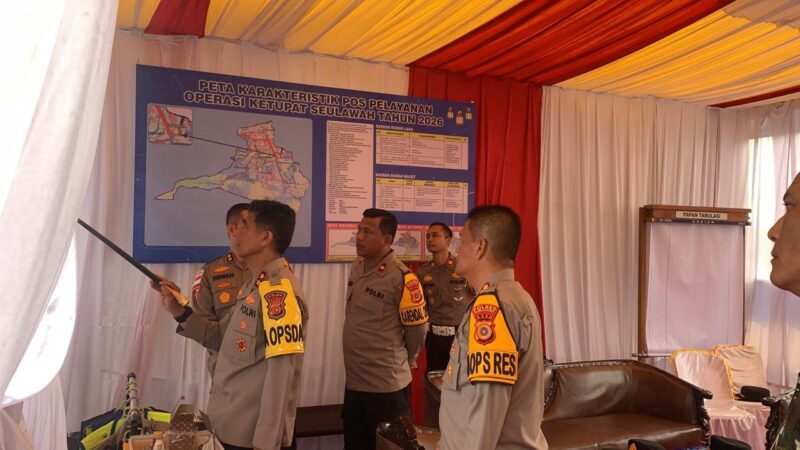 Kapolda Aceh Irjen Marzuki Ali Basyah, meninjau langsung kesiapan Pos Pelayanan Operasi Ketupat 2026 di wilayah hukum Polres Aceh Utara, Senin (16/03/2026). Foto: Humas Polri