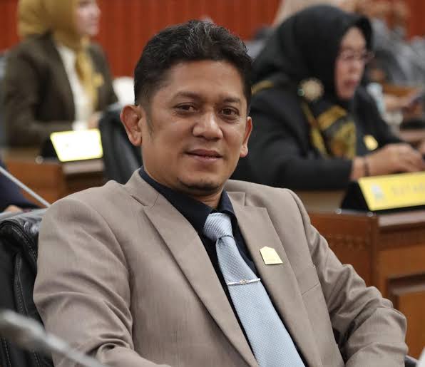 Anggota Dewan Perwakilan Rakyat Aceh (DPRA),dari Partai Golkar Khalid S.PD.I