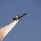 Iran Gunakan Rudal Sejjil untuk Pertama Kalinya dalam Konflik,Senin,(16/03/2026).