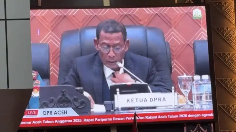 Ketua DPRA, Zulfadhli atau yang akrab disapa Abang Samalanga saat memimpin Rapat Paripurna DPRA di gedung utama DPRA, di Banda Aceh, Senin (06/04/2026). Rapat paripurna ini juga memutuskan membentuk Pansus LKPJ Gubernur Aceh 2025.