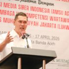 Sekda Aceh M. Nasir menyampaikan sambutan pada kegiatan Uji Kompetensi Wartawan (UKW) dan Seminar Nasional Asosiasi Media Siber Indonesia (AMSI) Aceh Tahun 2026 yang digelar di Hotel Ayani, Banda Aceh, Rabu (15/04/2026). Foto: (Humas Aceh).