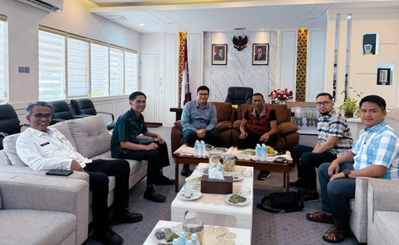 Ketua DPRA Zulfadhli, menerima kunjungan kerja pimpinan DPRD Kabupaten Bogor, di Banda Aceh, Rabu (01/04/2026). Foto: Humas DPRA