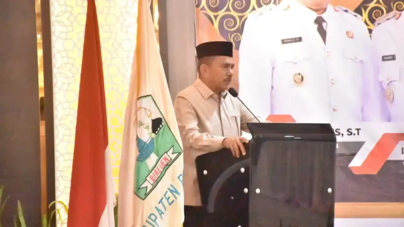 Wakil ketua DPRA, Ir Saifuddin Muhammad, menyampaikan sambutan dalam pembukaan Musrenbang RKPK Bireuen di Aula Hotel Fajar, Bireuen, Kamis (09/04/2026).