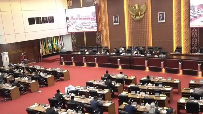 DPRA menetapkan tiga Rancangan Qanun (Raqan) Aceh usul inisiatif legislatif dalam Rapat Paripurna yang berlangsung di Gedung Utama DPRA, Senin (22/6/2026) sore.Foto:Dok Ist