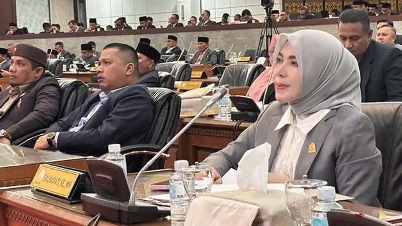 Salmawati (Bunda Salma) dan Azhari M. Nur Haji (Maop) saat menghadiri Rapat Paripurna di Gedung Utama DPRA, Rabu (20/5/2026).Foto:Dok Ist