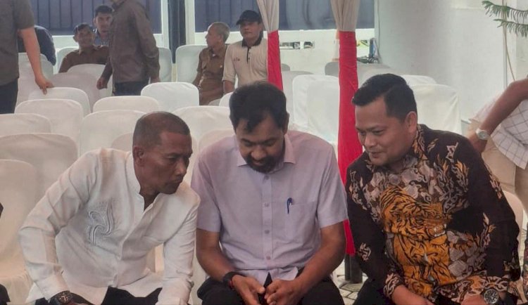 Ketua DPRA, Zulfadhli, bersama Gubernur Aceh Muzakir Manaf (Mualem) saat menghadiri acara halal bihalal Iduladha 1447 Hijriah di kediaman Zulfadhli, Banda Aceh, Selasa, 2 Juni 2026. Kegiatan tersebut dihadiri ribuan masyarakat, unsur Forkopimda, anggota legislatif, pimpinan SKPA, mahasiswa, LSM, dan ASN sebagai ajang mempererat silaturahmi serta memperkuat ukhuwah. Foto:Dok Ist