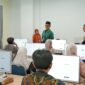 Wakil Rektor Bidang Akademik dan Kelembagaan UIN Ar-Raniry, Prof. Muhammad Yasir Yusuf, saat melakukan monitoring jalannya ujian Penerimaan Mahasiswa Baru (PMB) Reguler SSE di salah satu laboratorium komputer kampus setempat, Banda Aceh, Rabu (15/7/2026).Foto:Dok Ist