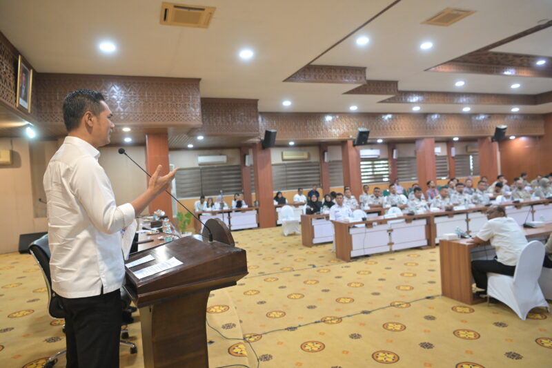 Sekretaris Daerah Aceh, M. Nasir, membuka Bimbingan Teknis Penilaian Maladministrasi Penyelenggaraan Pelayanan Publik Tahun 2026 yang diselenggarakan Ombudsman RI Perwakilan Aceh di Gedung Serbaguna Kantor Gubernur Aceh, Rabu (29/7/2026). Foto: (Humas Aceh).