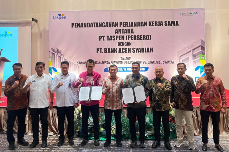 PT Bank Aceh Syariah dan PT TASPEN (Persero) memperkuat kerja sama ditandai dengan penandatanganan Perjanjian Kerja Sama (PKS) tentang Stimulasi Pertumbuhan Dana Pensiun pada Bank Aceh, yang berlangsung di Ballroom Hotel The Pade, Aceh Besar, Rabu (19/8/2026).