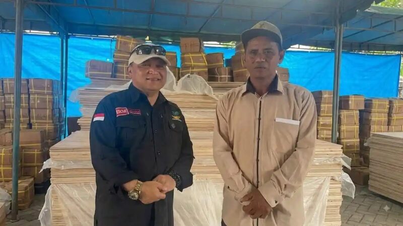 Salihin, S.H, menyalurkan bantuan bahan bangunan dan logistik untuk membantu proses pemulihan warga terdampak musibah kebakaran di Kampung Jeget Ayu, Kecamatan Jagong Jeget, Aceh Tengah.