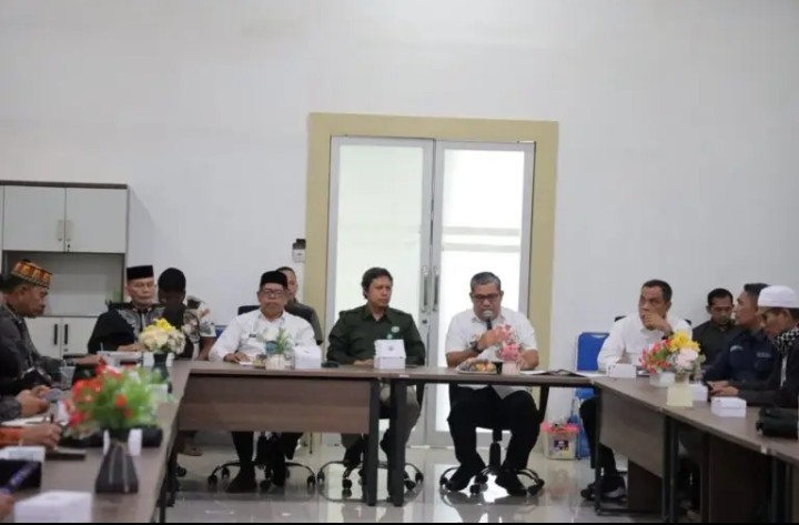 Lembaga Wali Nanggroe menggelar Dialog Pemangku Kepentingan dan Uji Publik Peraturan Wali Nanggroe tentang Konservasi Berbasis Adat di Aula Sekretariat Lembaga Wali Nanggroe, Banda Aceh, Rabu (23/9/2026).